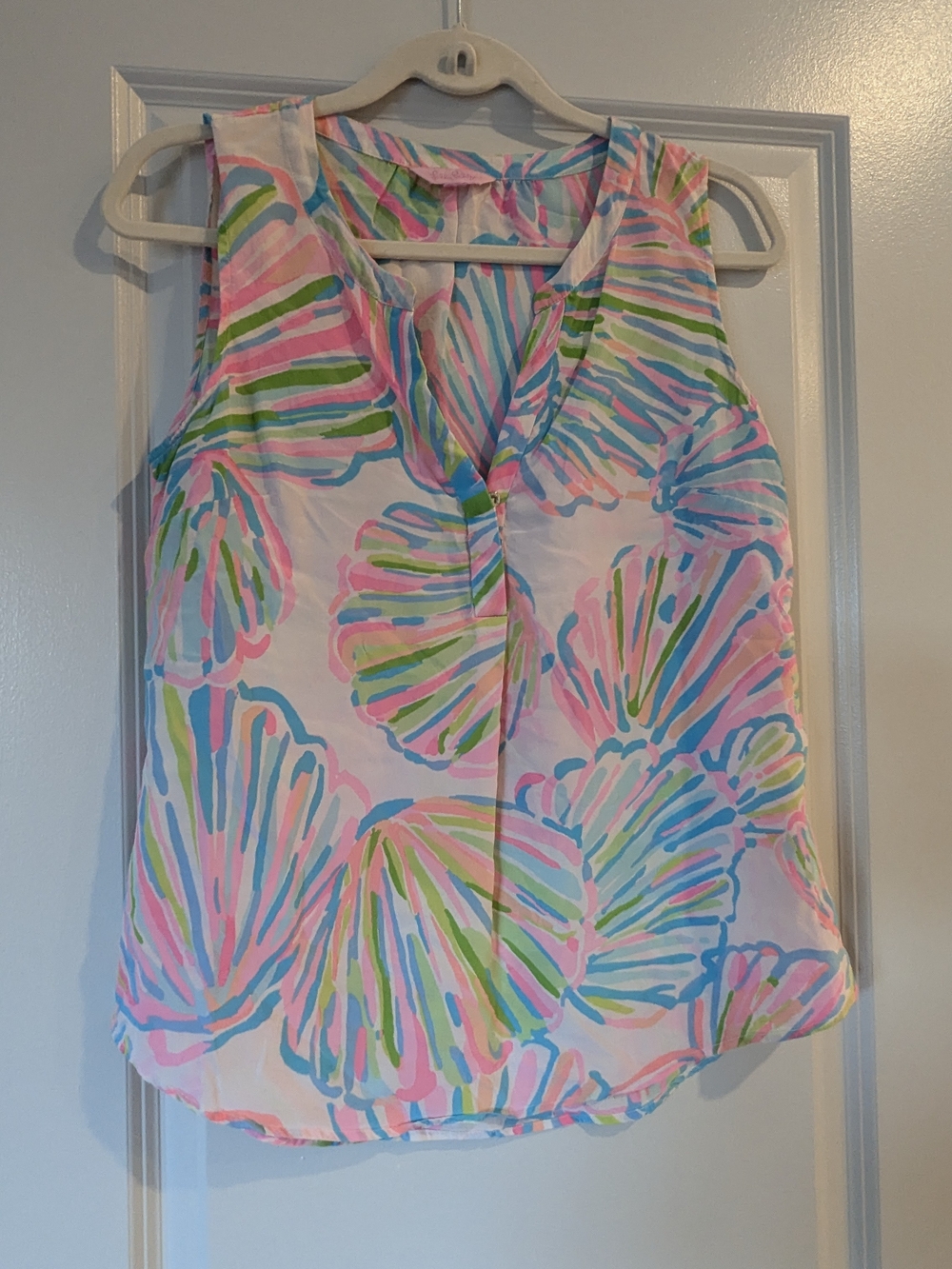 Lilly Pulitzer Pastel Floral V-Neck Sleeveless Camisole